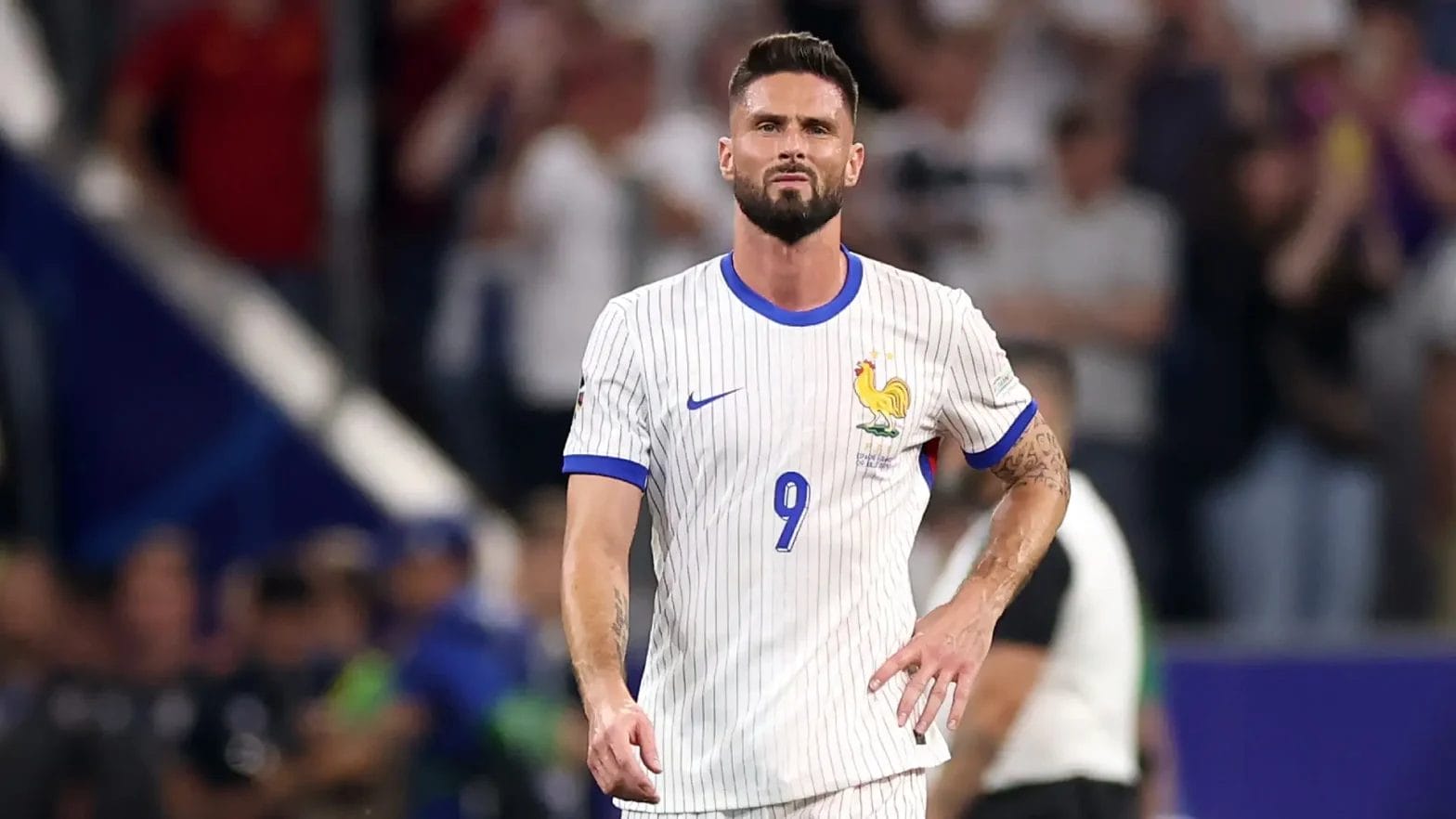 "Olivier Giroud's Emotional Farewell: A Legendary Striker Bids Adieu to International Football" 1 Giroud