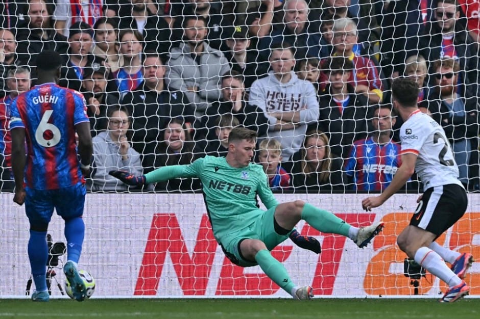 Liverpool Secures Top Spot: 3 Points from a Single Goal 1 4305a6aee84a49aca404d87f91c47619