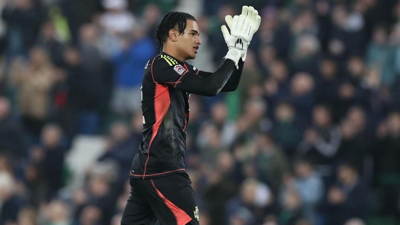 Who should be Northern Ireland's number one goalkeeper? 3 4444444444 1