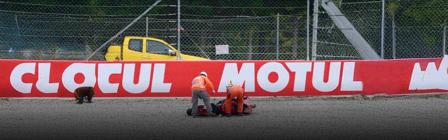 Bagnaia explains 'bizarre' crash with Vinales at end of first practice 1 8 17