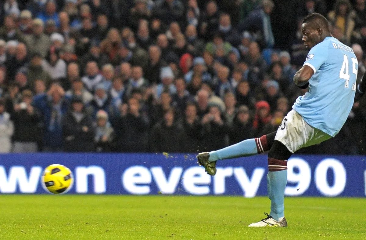 Players with unusual penalty techniques 6 image 158