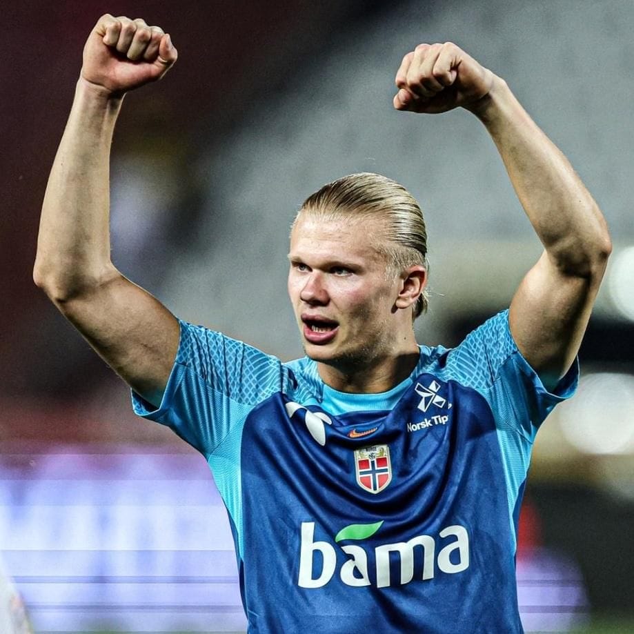 Special Content: Top 5 Premier League Footballers of the 2023/04 Season 5 image 58