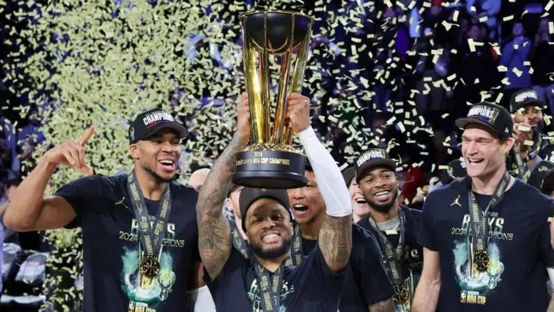 Antetokounmpo inspires Bucks to NBA Cup final win 1 Damian Lillard (centre) joined Giannis Antetokounmpo (left) at the Milwaukee Bucks in September 2023