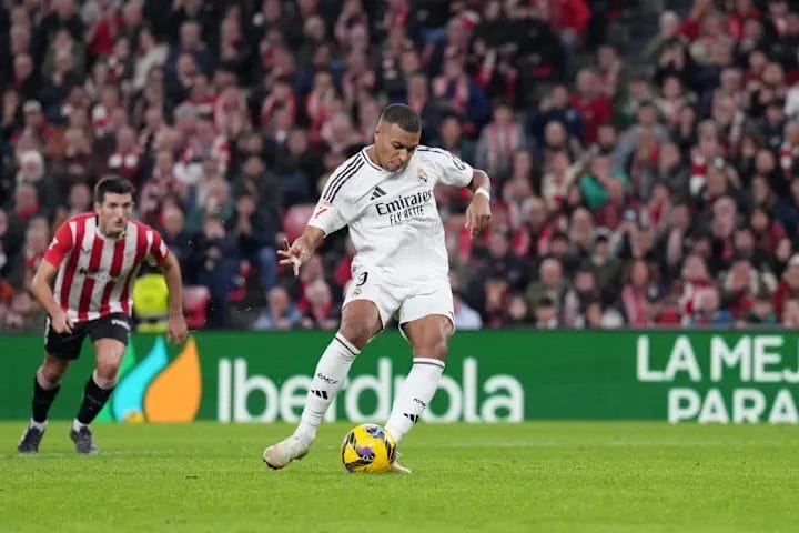 Carlo Ancelotti Defends Kylian Mbappé After Second Penalty Miss in Athletic Club Defeat 2 image 2 17