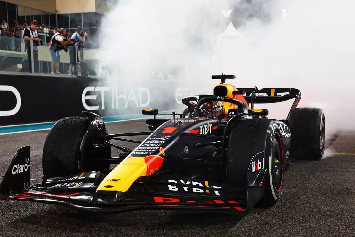 Max Verstappen Eyes Victory as Red Bull Aims for Strong Finish in Abu Dhabi 1 racewinnaar max verstappen red
