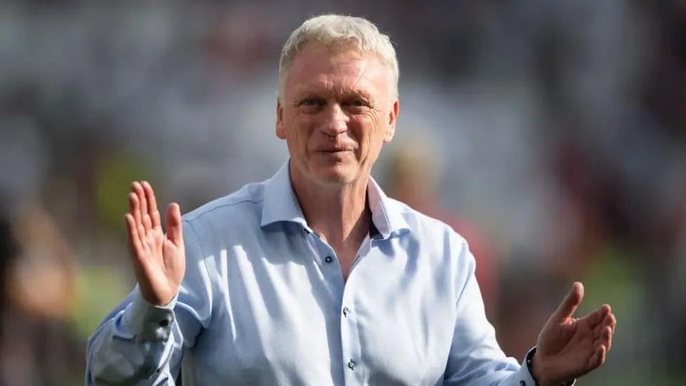 David Moyes Returns to Everton as Manager 1 David Moyes was appointed an OBE in the New Year Honours for services to football
