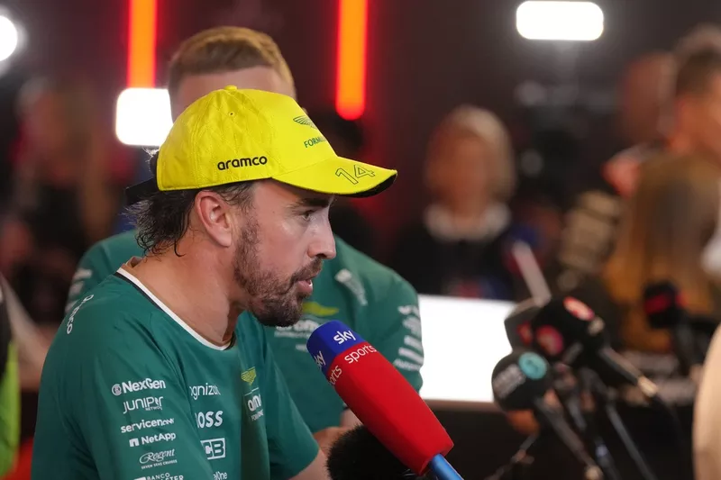 fernando alonso aston martin f