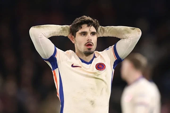 Enzo Maresca Alleges Chelsea Received PGMOL Apology: A Controversial Incident 2 image 37 3