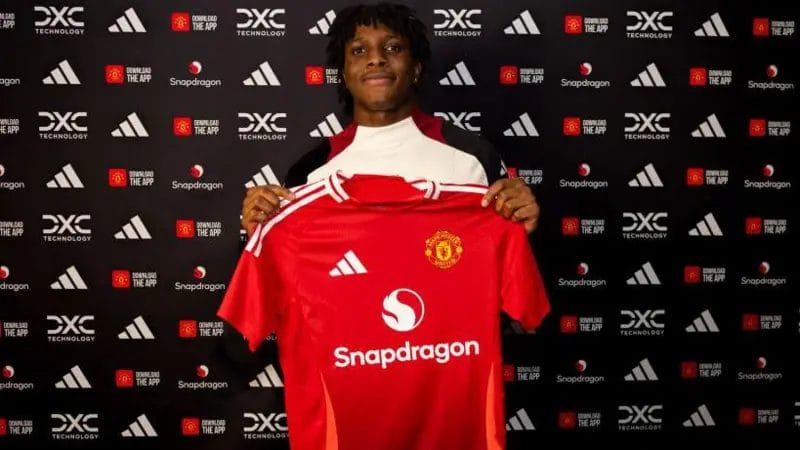 Patrick Dorgu is the second defender to join Manchester United in the January transfer window