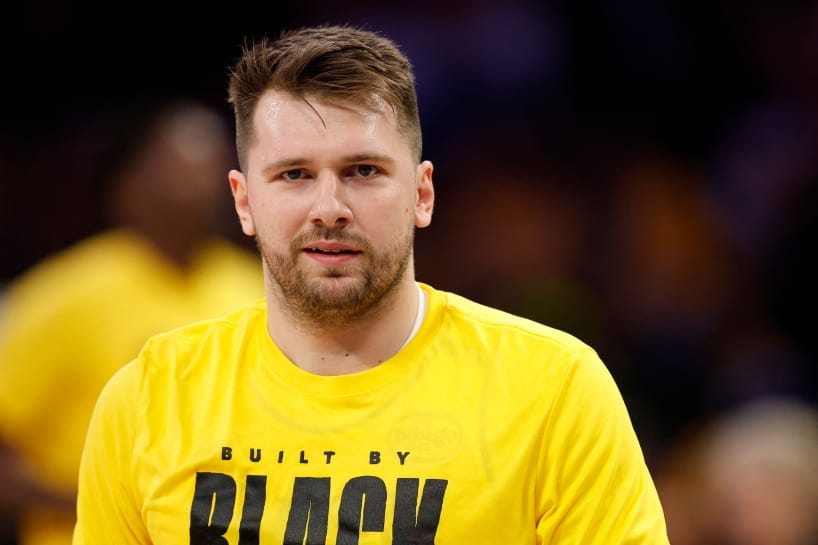 Luka Doncic: The Shocking News About the Mavs’ Supermax Deal 1 El traspaso de Luka Doncic a Los Ángeles Lakers elimina su elegibilidad para una extensión supermáxima de 345 millones de dólares, ya que, según los informes, los Dallas Mavericks nunca iban a ofrecerle tal acuerdo debido a las preocupaciones sobre su longevidad física.