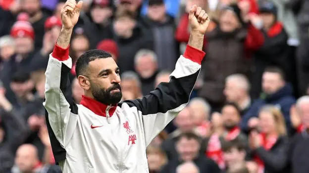 Salah laps up contract acclaim - now Van Dijk may follow 'next week' 1 Mohamed Salah was given immense ovations both before the game and when he came off for Liverpool in the second half