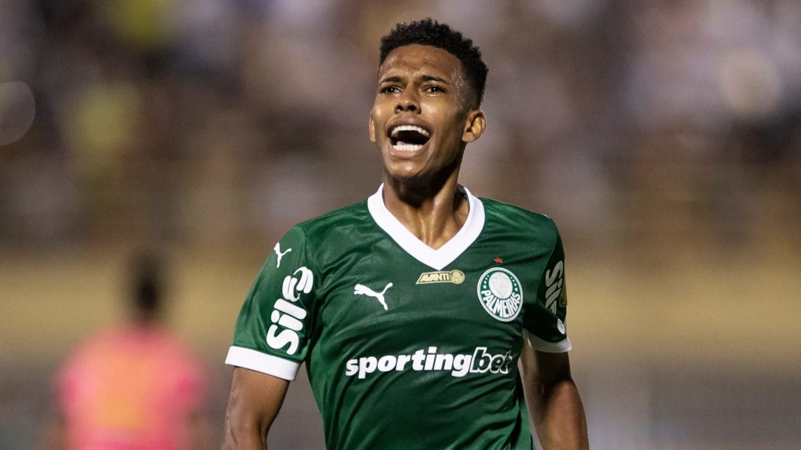 Estevao Reveals How Chelsea Convinced Him to Snub Barcelona Transfer 1 Estevao will move to Chelsea this summer / Sports Press Photo/GettyImages