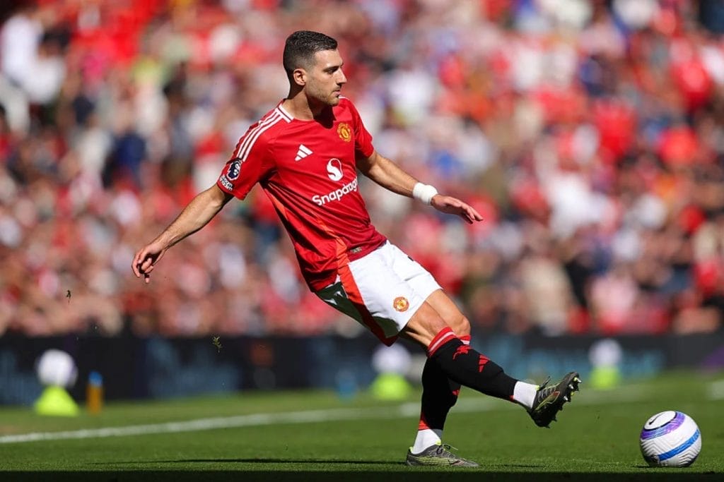 Diogo Dalot is a fresh injury concern for Man Utd / James Gill - Danehouse/GettyImages
