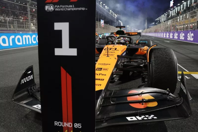 McLaren MCL39: Is It the Fastest Car on the Grid? 1 Widerspruchliche Aussagen: Hat McLaren das beste Auto oder nicht? Photographer: LAT Images