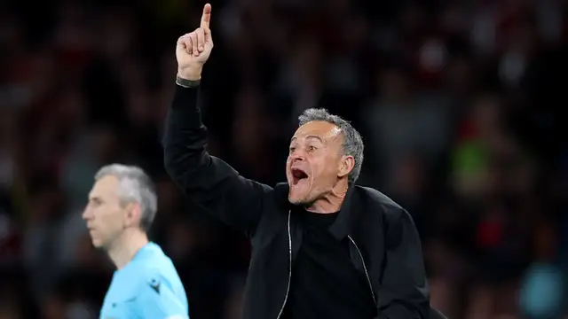 PSG Lose Again as Luis Enrique Rotates Heavily Ahead of Arsenal Decider 1 Luis Enrique was "very satisfied" with his Paris Saint-Germain side despite their 2-1 loss to Strasbourg before they face Arsenal on Wednesday.