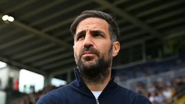 Cesc Fabregas will stay on as Como coach next season despite being approached to succeed Xabi Alonso at Bayer Leverkusen.