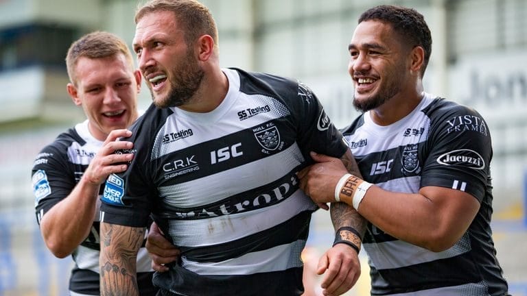 Giants Finally Roar: Huddersfield Beat 12-Man Hull for Long-Awaited First Win 2 Clune's comeback and Knight's red card swing scrappy Magic Weekend clash Huddersfield’s way
