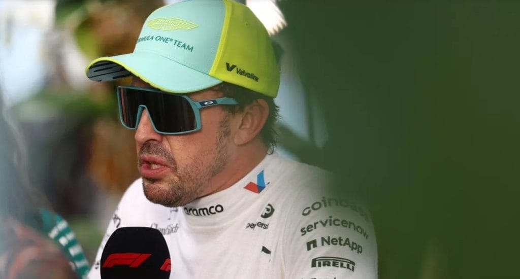 Lawson: "Alonso Left Me No Room in Sprint Race Clash" 2 Fernando Alonso, Aston Martin Racing