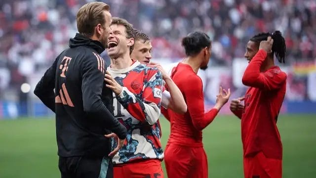 Vincent Kompany Savours 'Incredible Feeling' After Bayern Munich Clinch Bundesliga Title 3 Bayern round out their campaign against Borussia Monchengladbach and Hoffenheim before heading to the Club World Cup in June.
