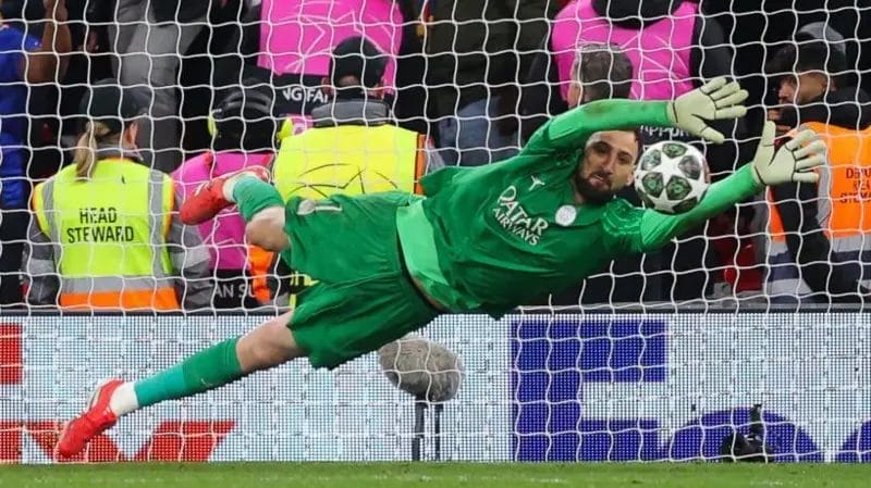 'Calamity keeper' or 'human wall' - which Donnarumma will Arsenal face? 2 Gianluigi Donnarumma saved two penalties in the shootout that saw PSG get past Liverpool in the last 16 of the Champions League