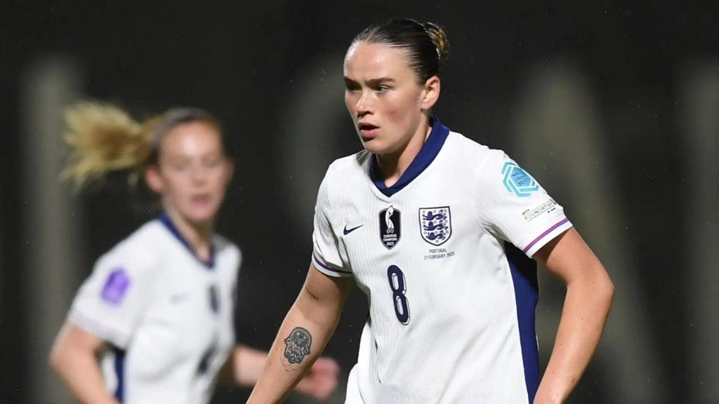 What a Finish! Grace Clinton Sits Roma Goalkeeper Down with Winning Goal 2 Grace Clinton England Women 2025