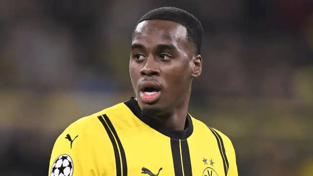 Chelsea Target Dortmund Duo in Surprise Swap Deal with Chukwuemeka and Eyes on Kobel 2 Chelsea Defensive Concerns Could Lead to Kobel Bid